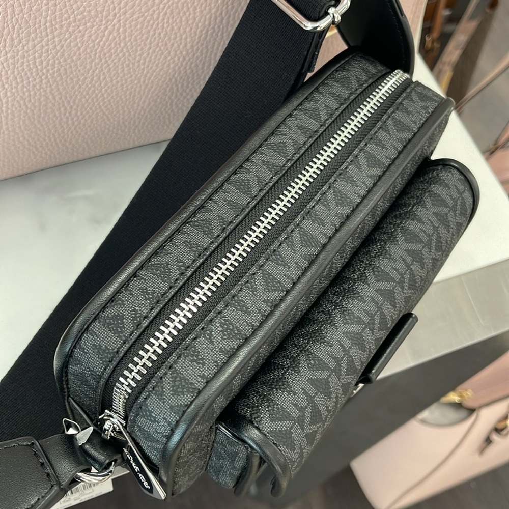 Michael Kors Bradshaw Extra-Small Signature Logo Camera Crossbody
Black/Silver - Picture 8 of 16